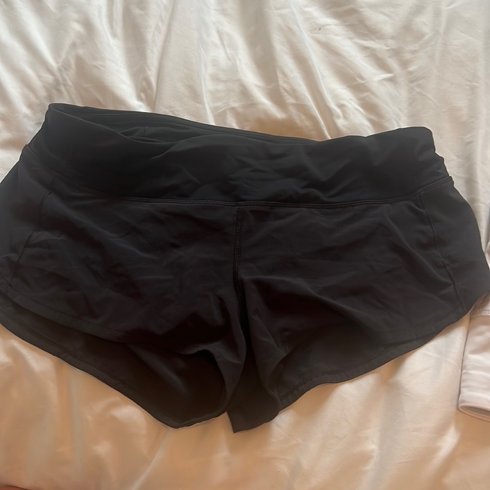 LULULEMON HOTTY HOT SHORTS